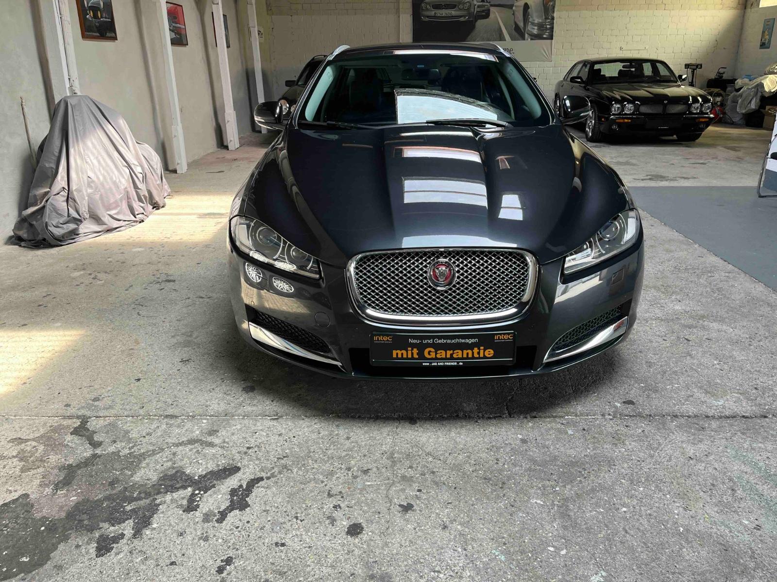 Jaguar XF Sportbrake 2.2 D Aut. Xenon SHZ PDC Keyless