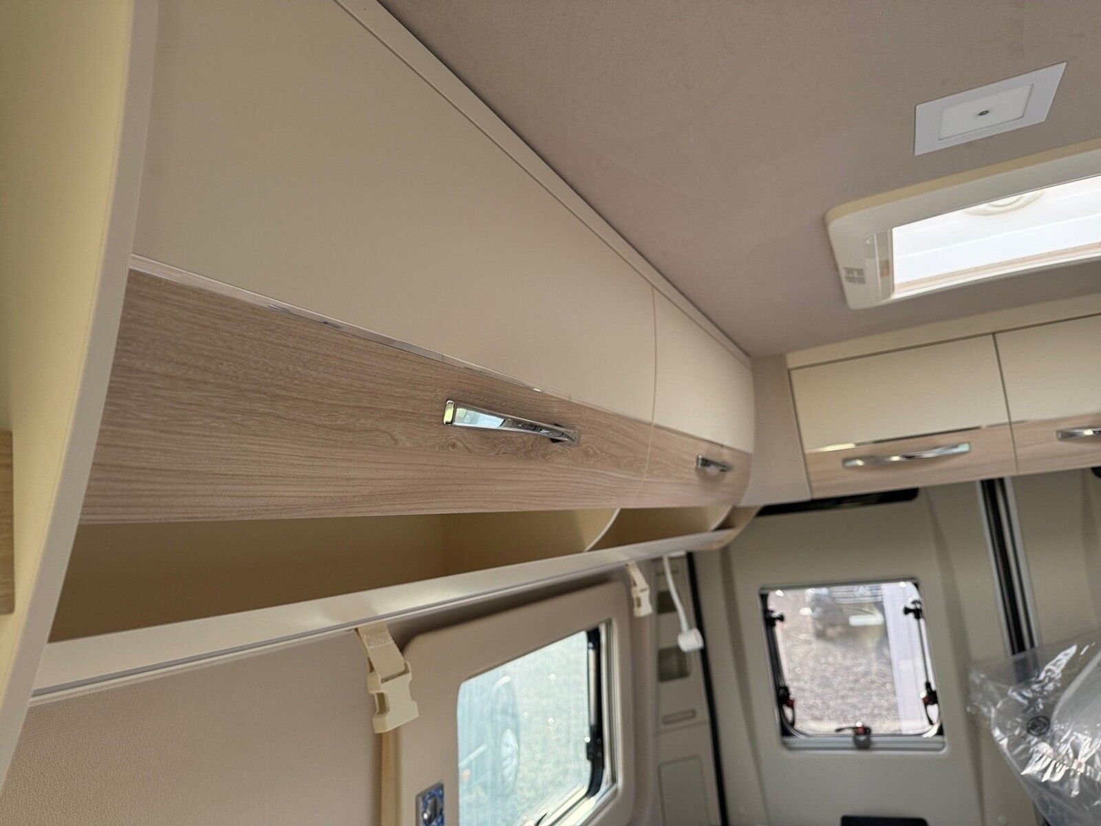 Fahrzeugabbildung Eura Mobil Van V 635 EB Klimaauto., Fahrassistenzpaket, RFK