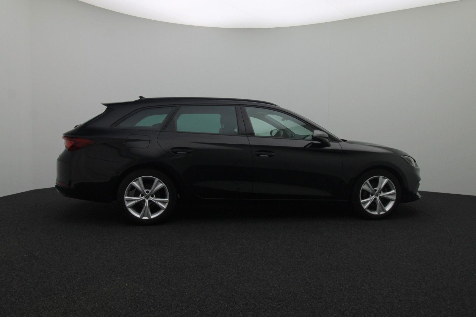 Fahrzeugabbildung SEAT Leon Sportstourer 1.5 FR