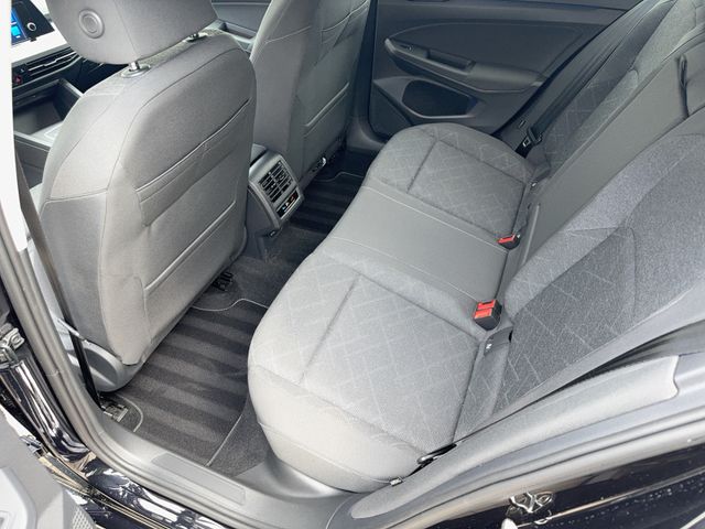 Golf VIII 1.0 eTSI Life IQ.Drive, Massage, LED.,