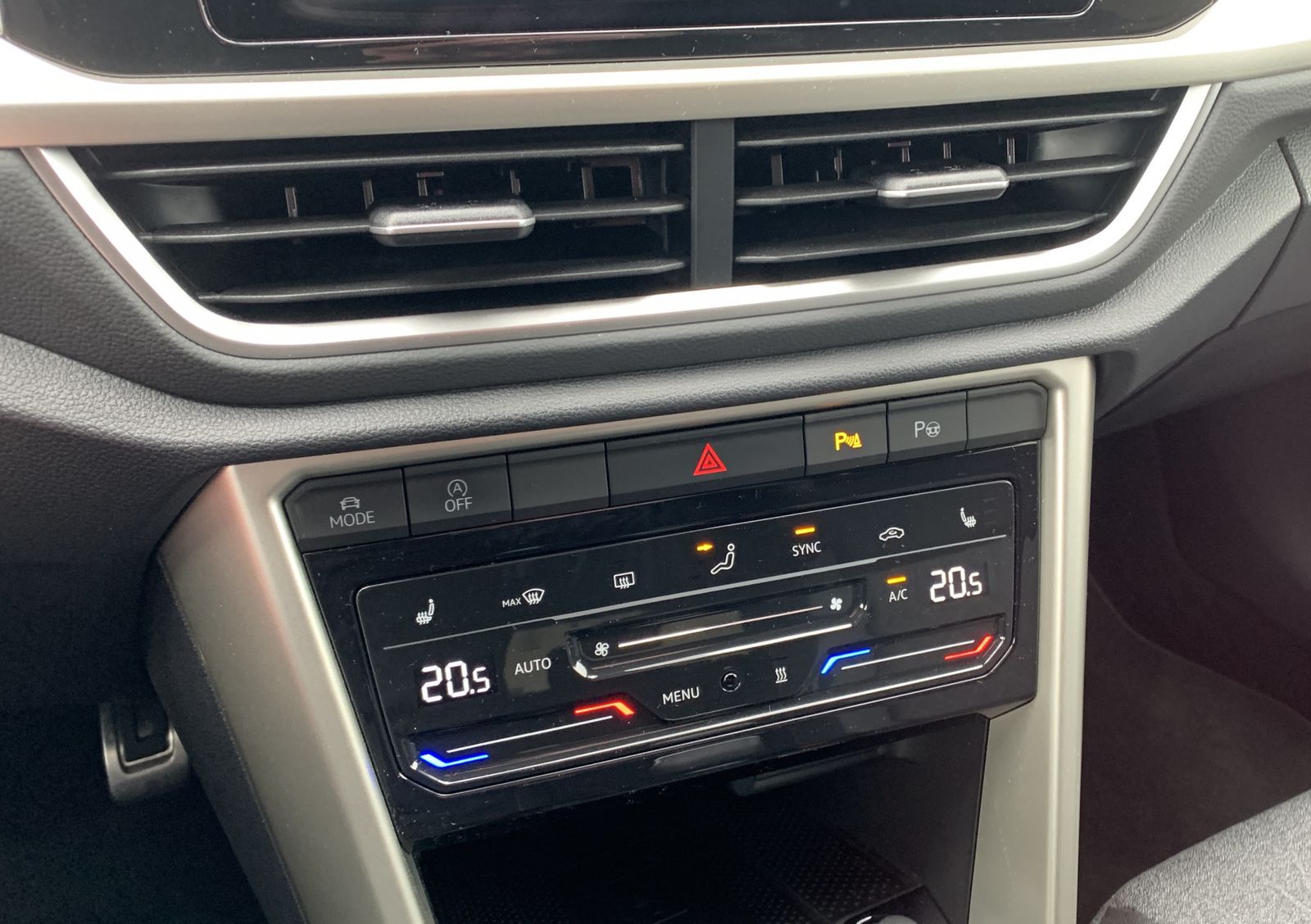 Fahrzeugabbildung Volkswagen T-Roc 1.5 TSI*Move*LED*ACC*AHK*STHZ*Cam*