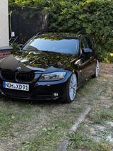 BMW e91 lci - BMW 320 aus 2009: Kombi