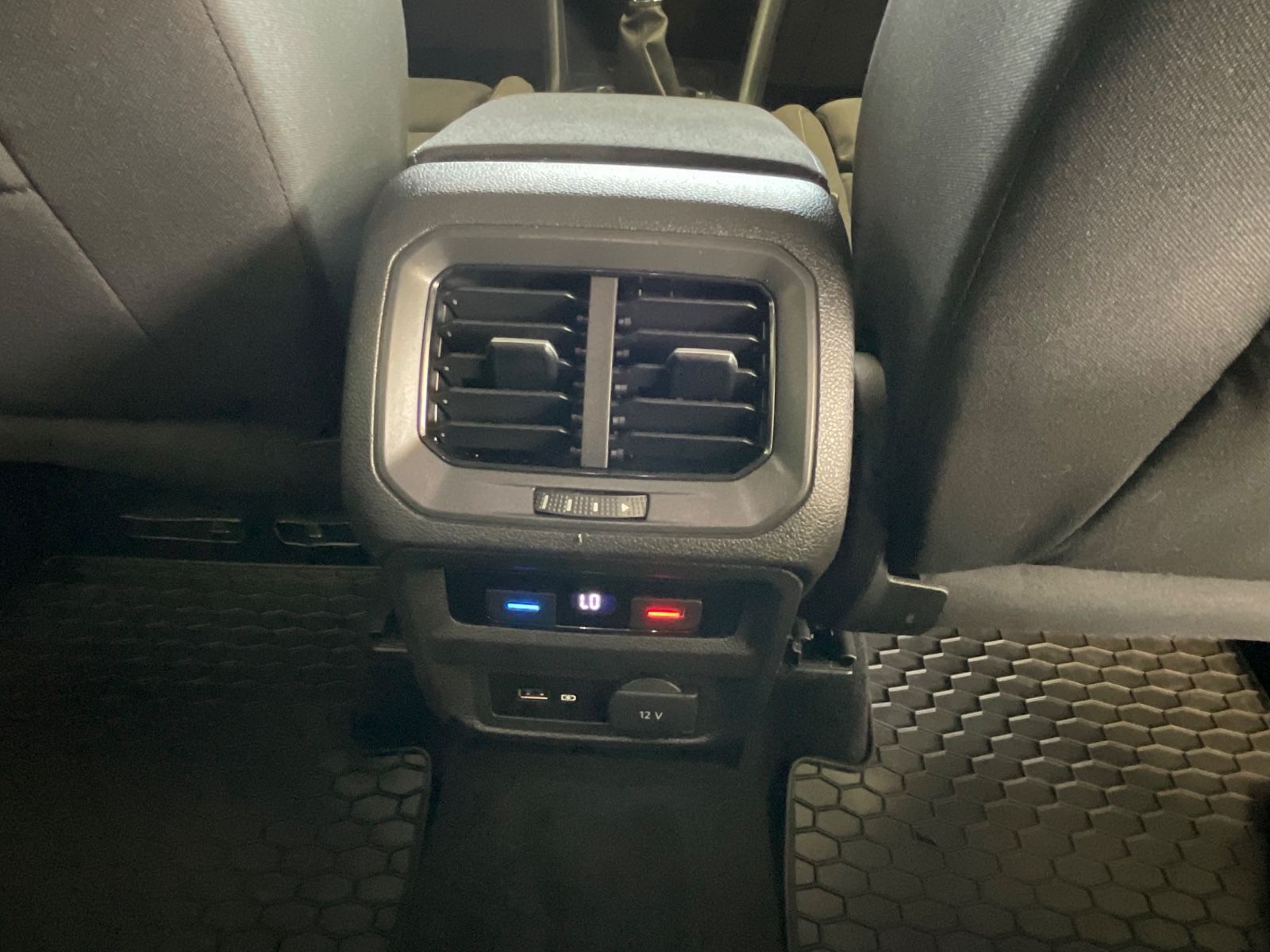 Fahrzeugabbildung Volkswagen Tiguan Comfortline 2.0TDI *DIGITALTACHO*LED*360°
