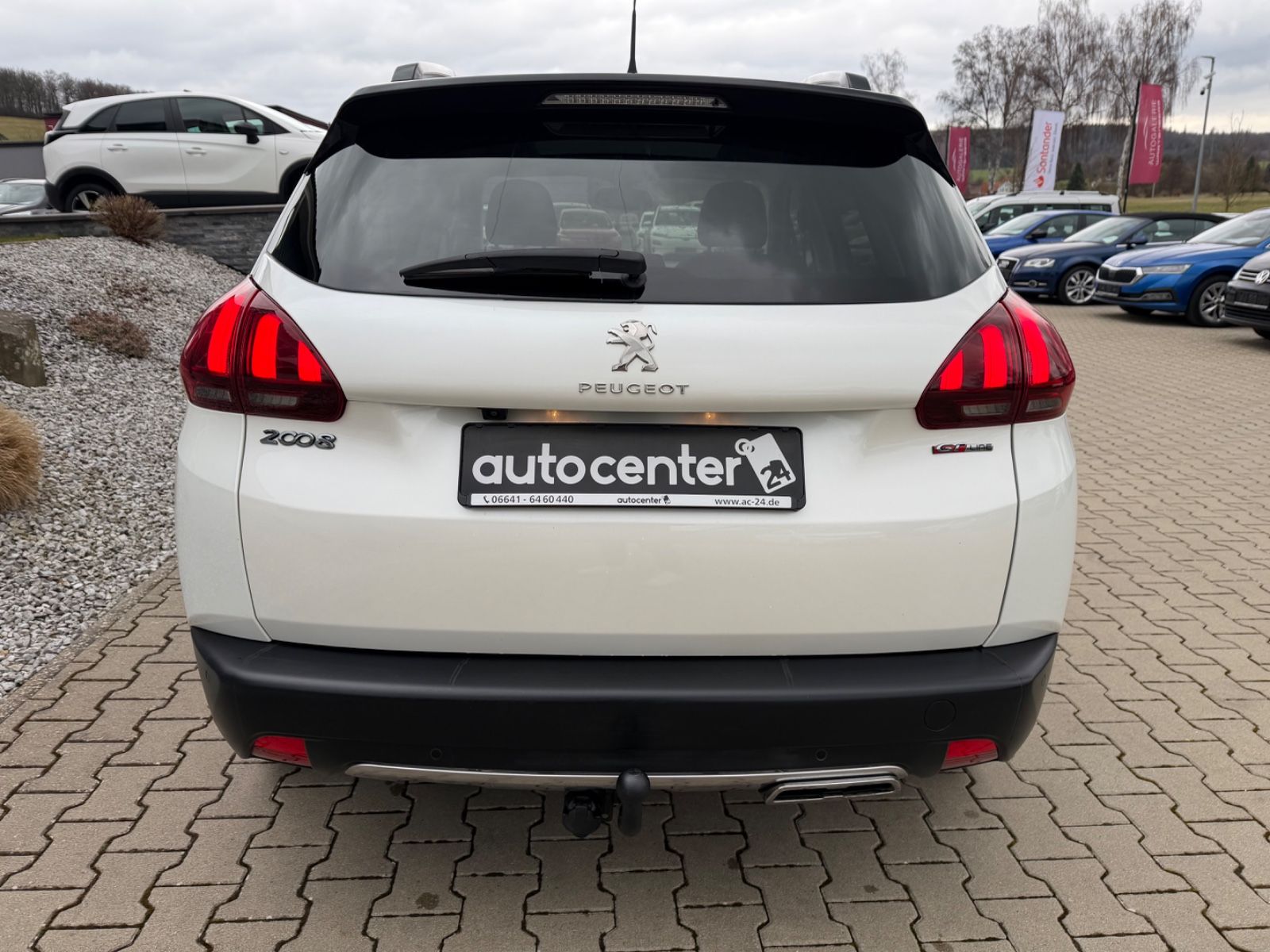 Fahrzeugabbildung Peugeot 2008 GT Line°Automatik°AHK°Pano°Kamera°Leder°