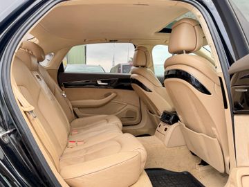 Audi A8 - 12