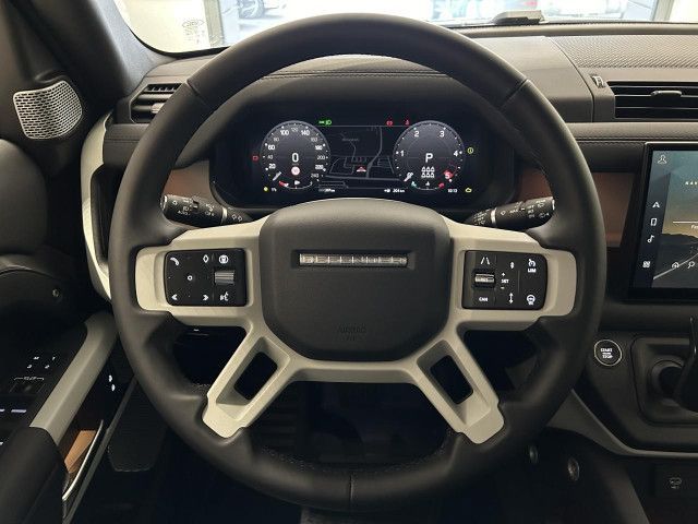 LAND-ROVER Defender 2023