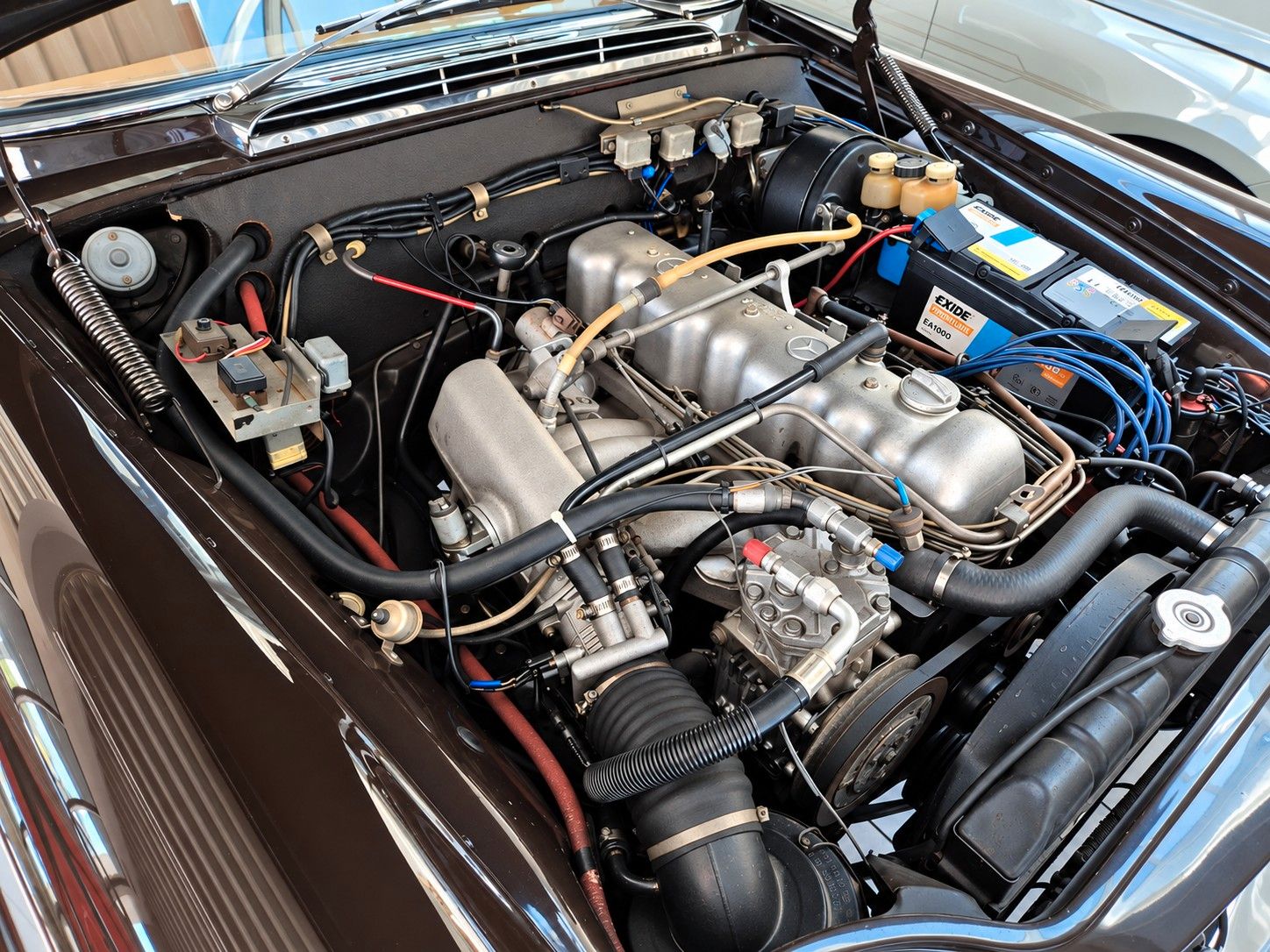 Fahrzeugabbildung Mercedes-Benz 280 SE Werkscabriolet/20 Jahre in Dr. Hand