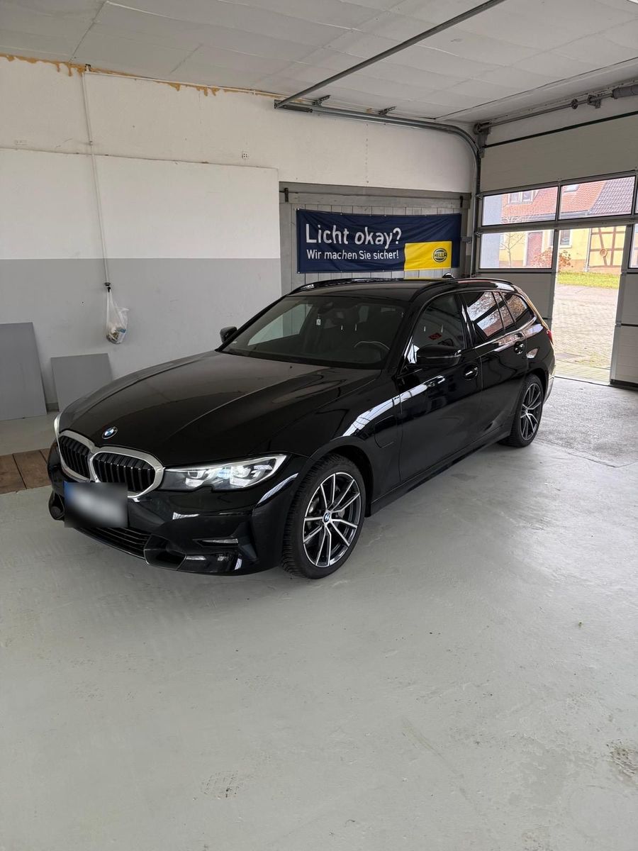 BMW BMW 330e X-Drive Sportline