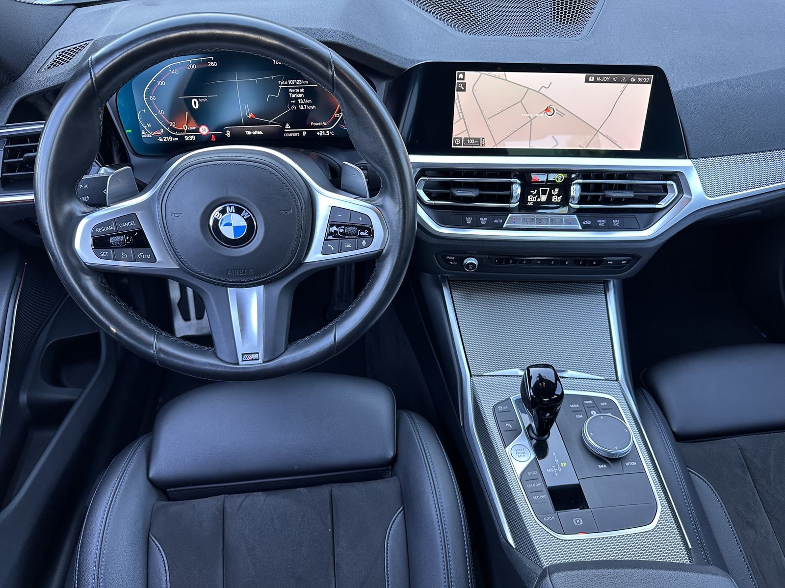 Fahrzeugabbildung BMW 330d Limousine M-Sport NAV+LED+19ZO+LIVE-COCKPIT