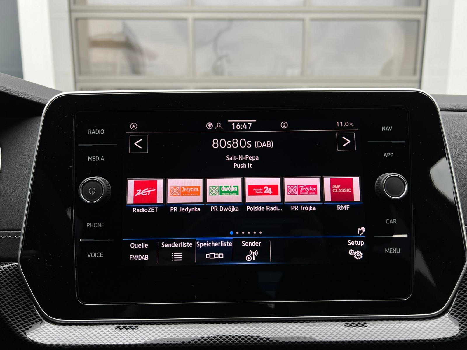 Fahrzeugabbildung Volkswagen T-Cross R-Line 1.5 TSI DSG *AHK, IQ.LIGHT, ACC,