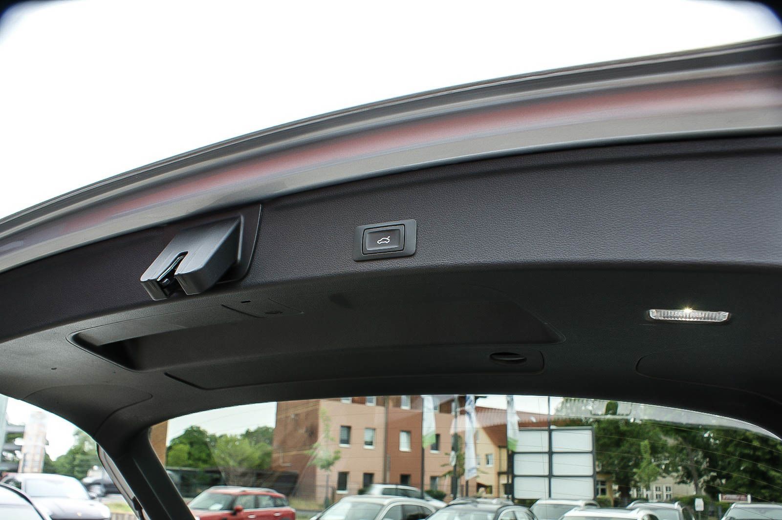 Fahrzeugabbildung Audi A4 Avant 14TFSI S-Tronic NAVI XENON ANHÄNGERKPLG