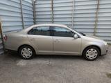 Volkswagen Jetta V 1.6 Comfortline*Automatikgetriebe*Klima* - Volkswagen Jetta: V6