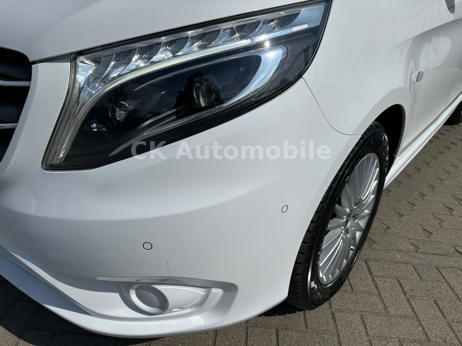 Fahrzeugabbildung Mercedes-Benz Vito Mixto 119 Lang Autom./5 Sitze/Navi/LED/AHK