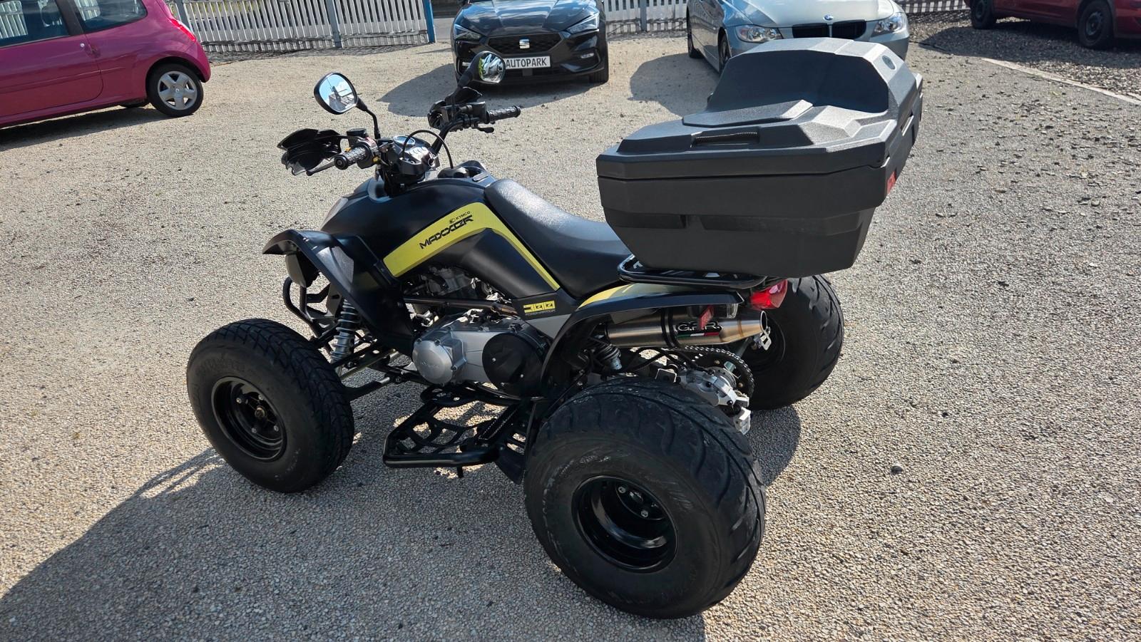 Kymco  2015 — rear view
