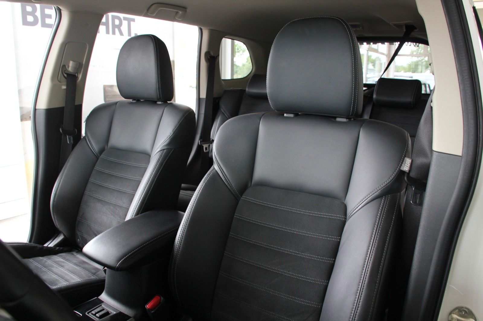 Fahrzeugabbildung Mitsubishi Outlander PHEV Basis Spirit 4WD