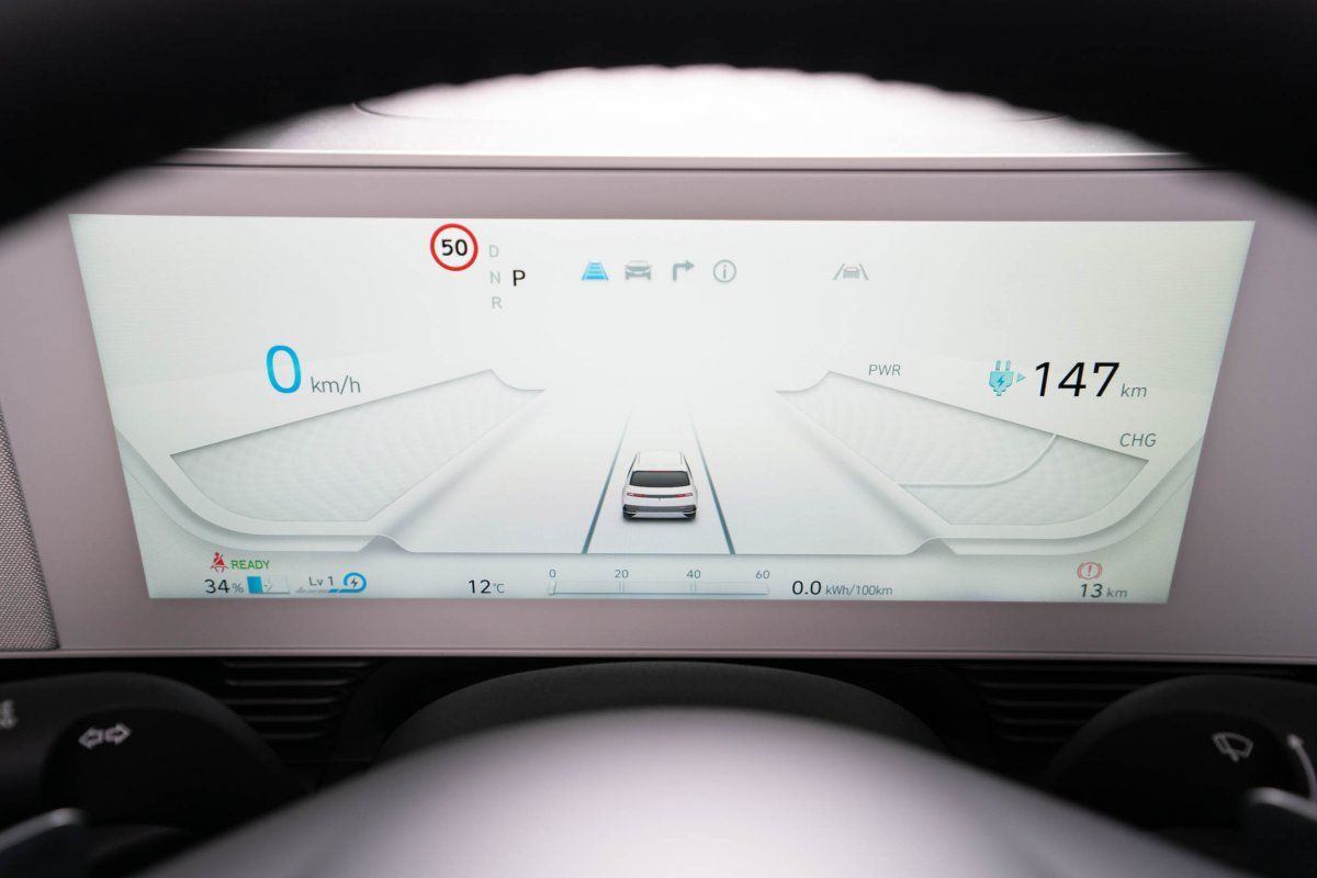 Fahrzeugabbildung Hyundai IONIQ 5 58kWh AWD UNIQ Assistenzpaket