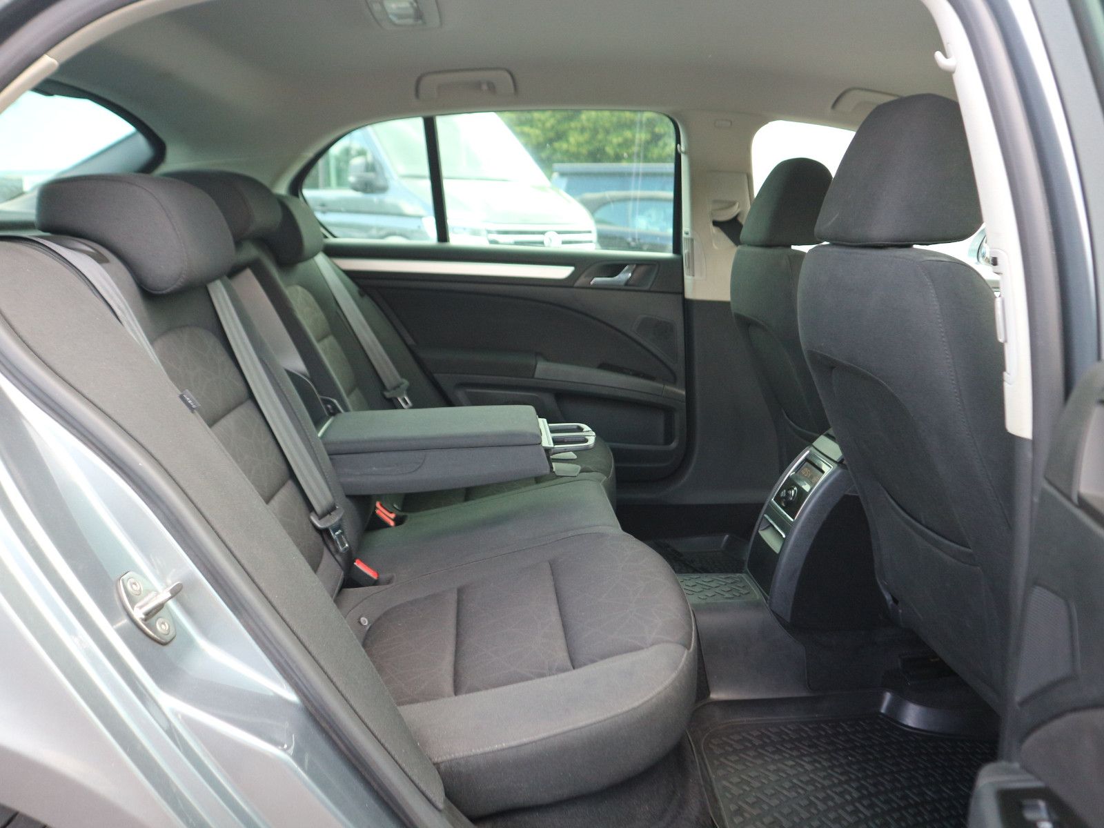 Fahrzeugabbildung SKODA Superb Family DSG GRA Xenon PDC SHZ