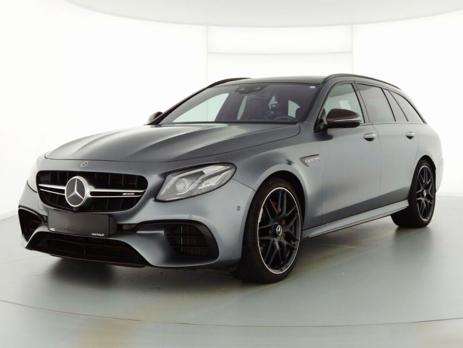 MERCEDES-BENZ E 63 AMG*S 4M*DriverP*PerformSitze*Pano*Keramik*