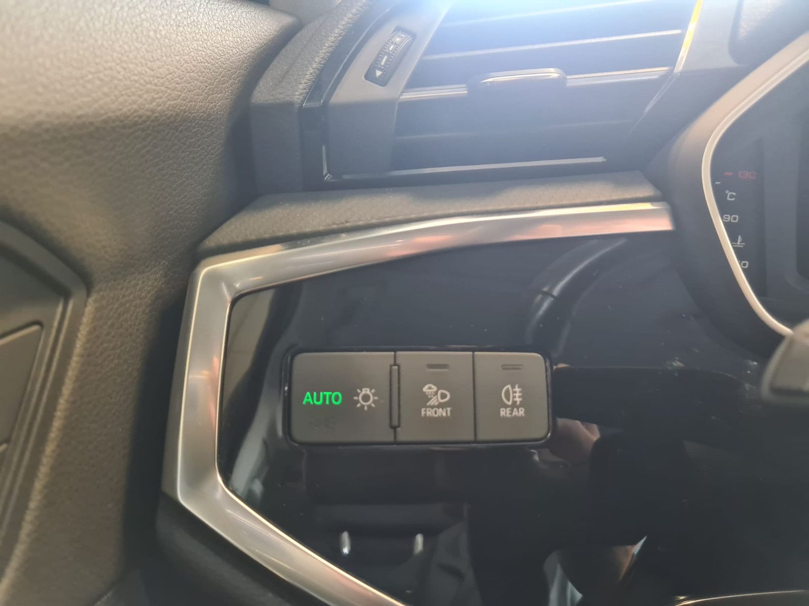 Fahrzeugabbildung Audi Q3 35 TDI / LED / VIRTUELL/LED/SCHECKHEFT