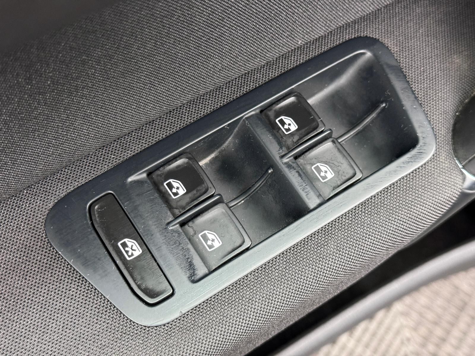Fahrzeugabbildung Volkswagen 1.4 TSI/COMFORTLINE/SITZHZG/PDC/ALLWETTER/MASSGE