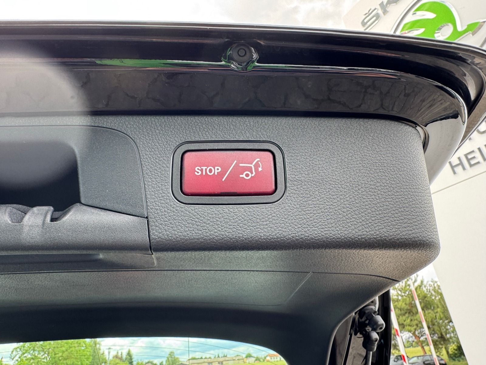Fahrzeugabbildung Mercedes-Benz GLC 300 e 4Matic*RFK*eHeck*