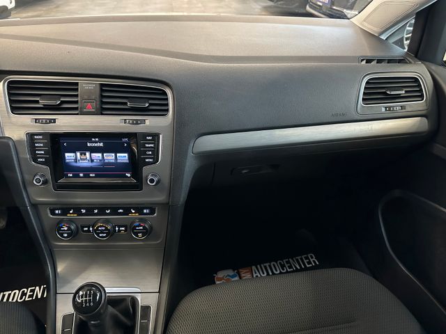MYAUTOCENTER – Gebraucht- und Jahreswagen mit Werkstattservice in Pfaffenhofen Volkswagen Golf VII Lim. Comfortline BMT