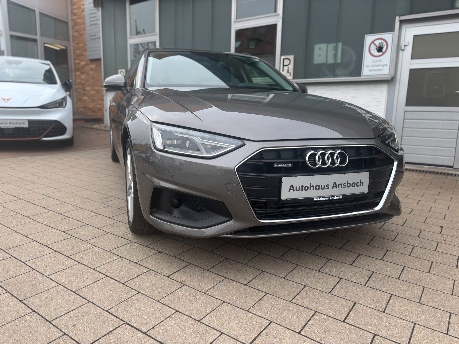 Fahrzeugabbildung Audi A4 Avant 40 TFSI quattro basis