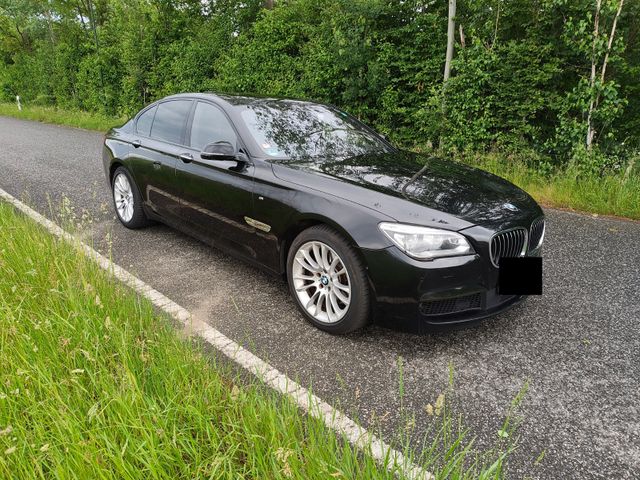 BMW 740 7L, 2025 740d xDrive M-Paket nur 259.638km