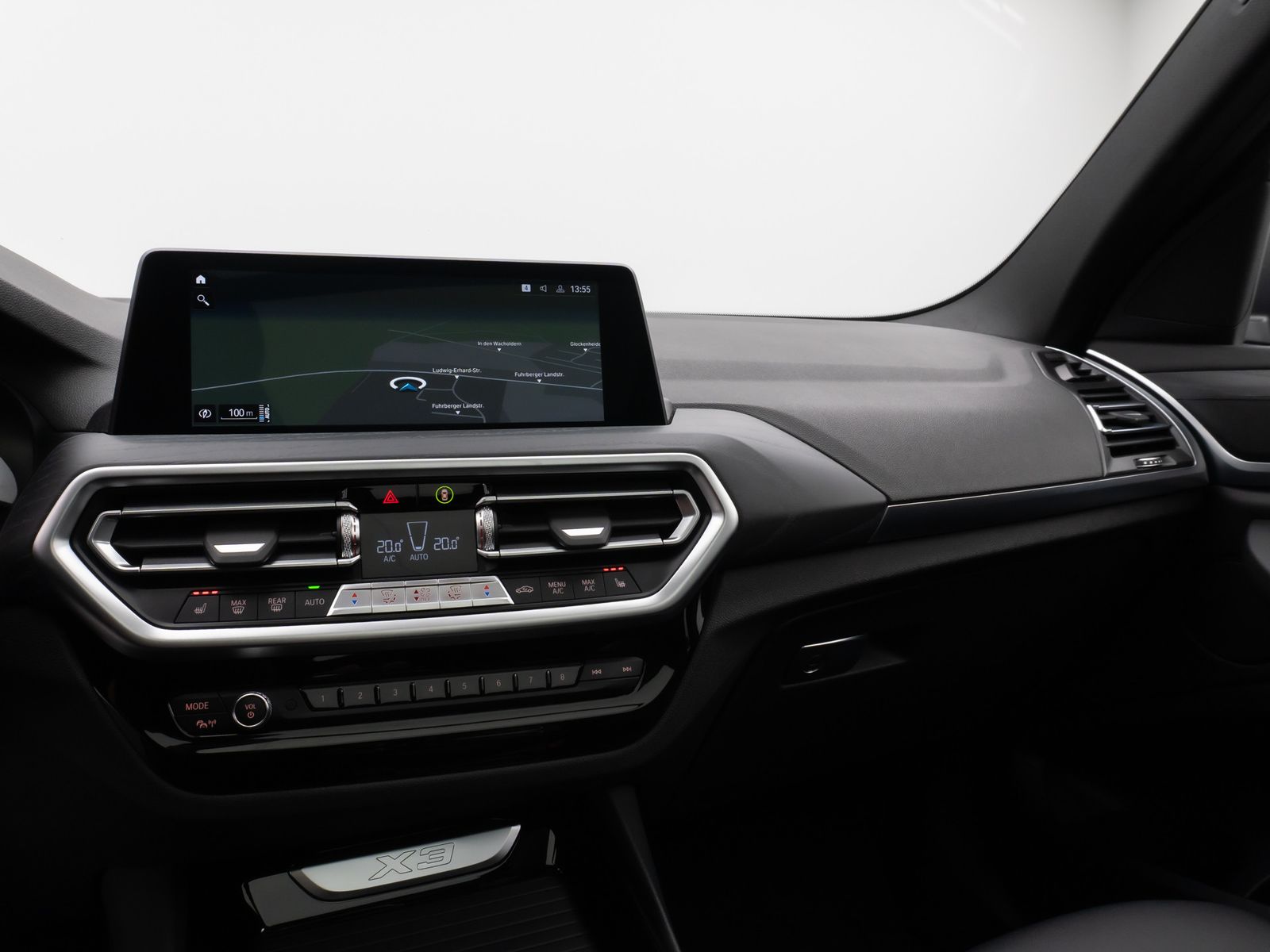Fahrzeugabbildung BMW X3 xD30e Panorama Laser 360°HUD DAB HiFi Sport
