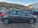 Ford Focus Lim. Ambiente - Ford Focus Ambiente mit Benzin-Antrieb