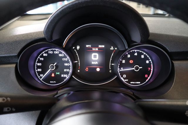 Fahrzeugabbildung Fiat 500X Cross|1HAND|PANO|KAMERA|ACC|19ZOLL|