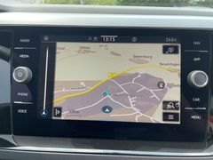 Fahrzeugabbildung Volkswagen Taigo 1.0 TSI DSG R-Line MATRIX NAVI KAMERA AHK