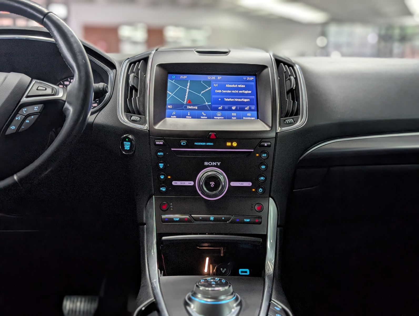 Fahrzeugabbildung Ford S-MAX Titanium TEMP KAM XENON NAVI 7-SITZER SHZ