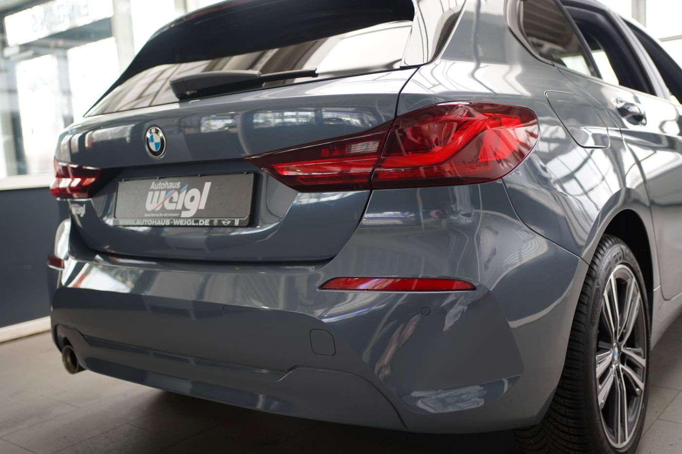 Fahrzeugabbildung BMW 118iA Advantage +LiveCockpitProf+Multi-Sport-Len