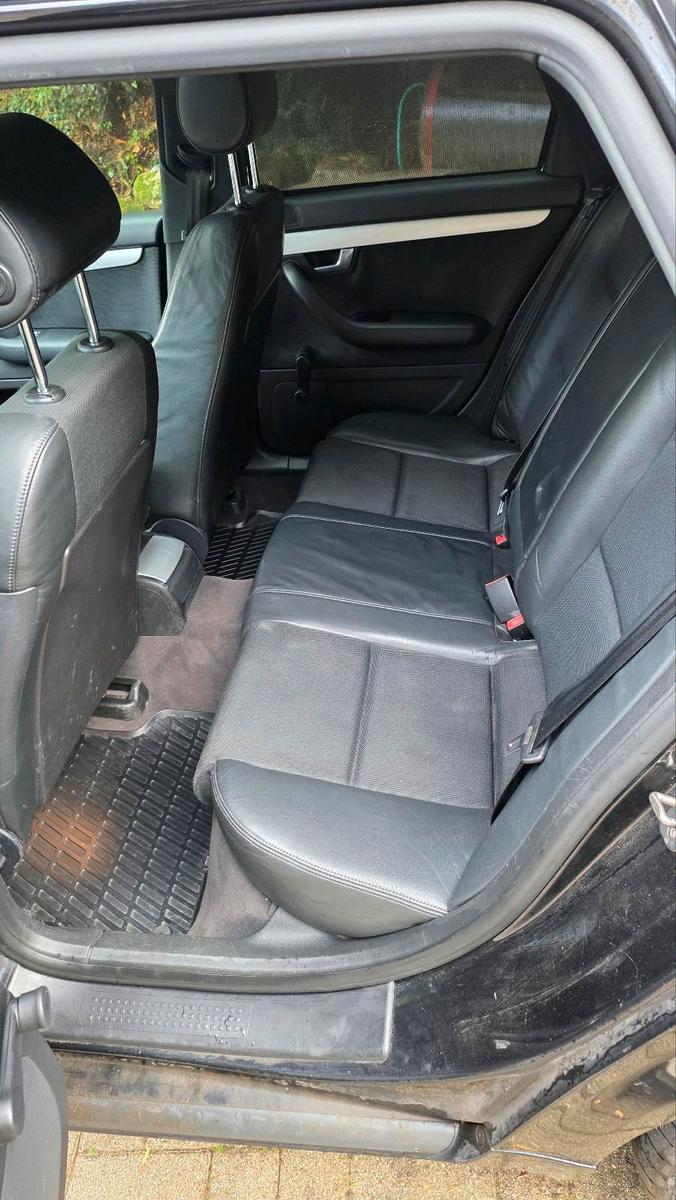 Audi A4 2004 — photo 8