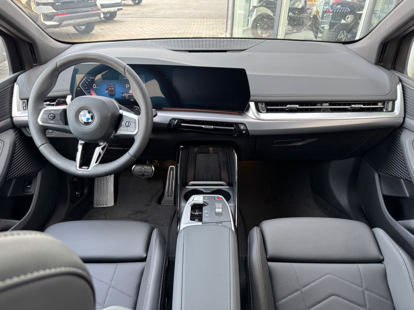 Fahrzeugabbildung BMW 223i Active Tourer M-Sportpaket PremiumPaket