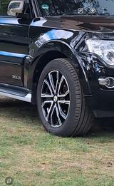 Mitsubishi Pajero 3,2 DI-D 4WD Final Edition Automatik ... - Mitsubishi Pajero: 4.4