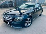 Mercedes-Benz E 220 d 4MATIC Avantgarde - Mercedes-Benz E 220: Alcantara, Abstandswarner
