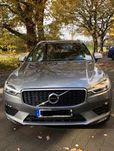 Volvo XC60 D4 AWD R Design Anhängekupplung  - Volvo XC60 in Duisburg