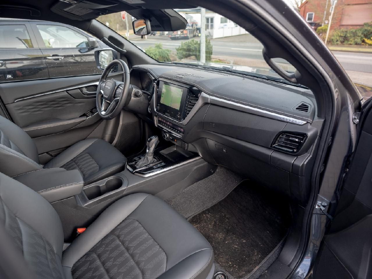 Fahrzeugabbildung Isuzu D-Max Space Cab 4WD LSE