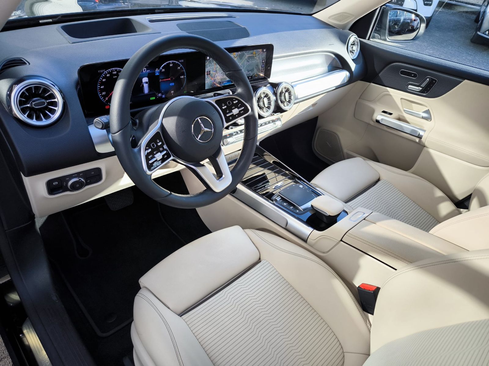 Fahrzeugabbildung Mercedes-Benz EQB EQB 250 Progres 7SI+WIDES+HEAD+LED+SHZ+KAM+