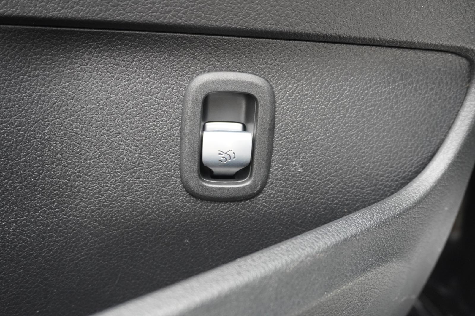 Mercedes-Benz C-Class C180 T-Modell AMG Line LED Navi Panorama Kamera, миниатюра 27