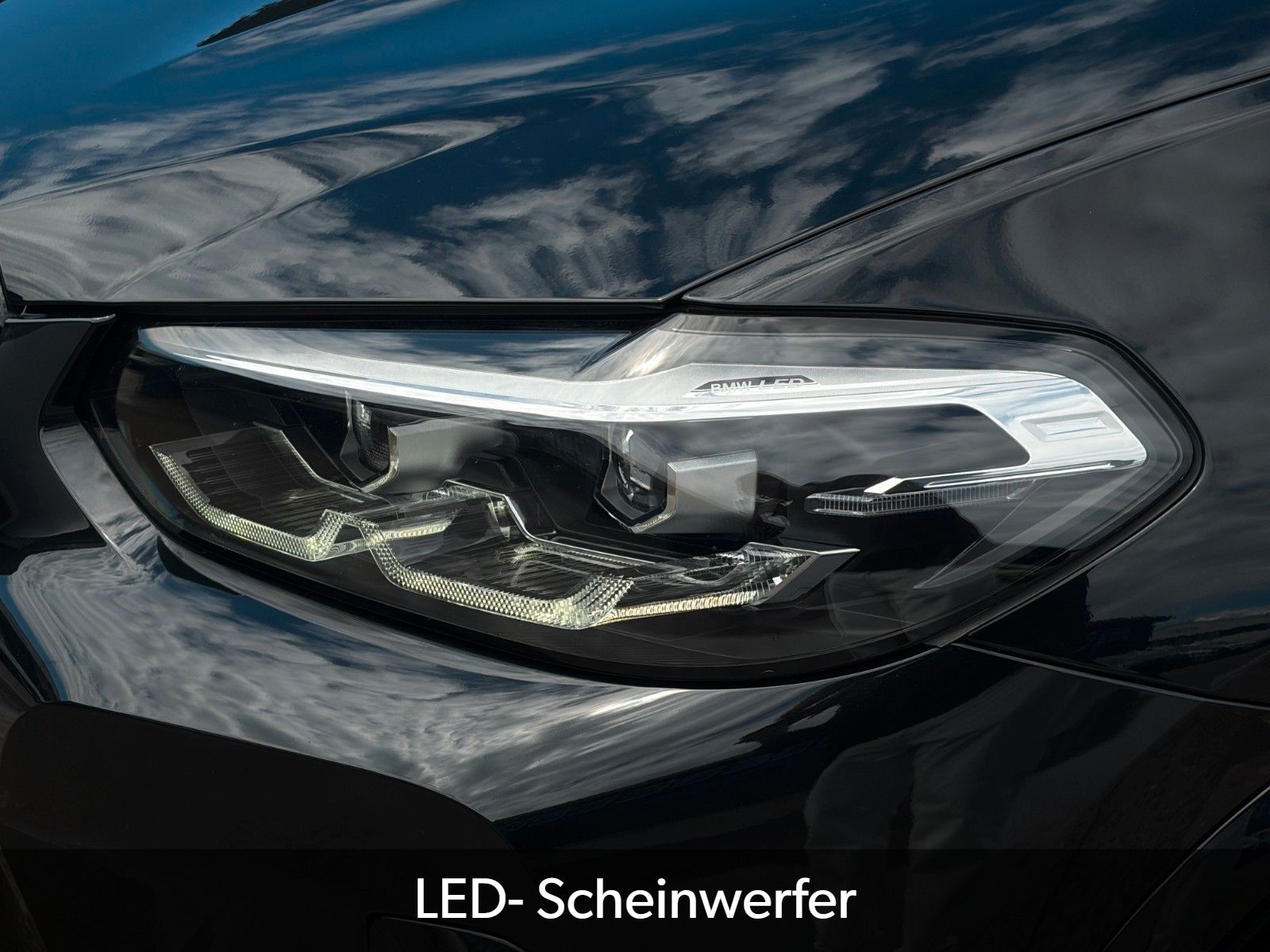 Fahrzeugabbildung BMW X3 xDr30d M Sport Pano Carbon Navi DA Kamera 20"