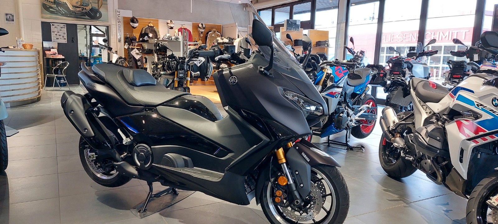 Fahrzeugabbildung Yamaha T-Max 560  Tech Max  2025 Neu  5 J. Garantie