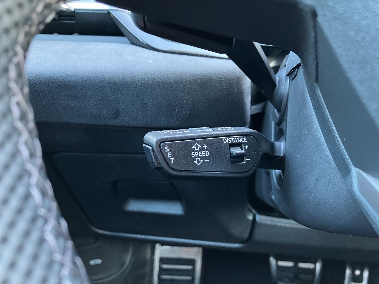 Fahrzeugabbildung Audi A6 Avant e-hybrid quattro  edition one AHZV Matr