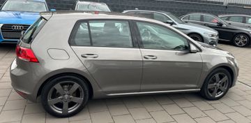 Volkswagen Golf - 8