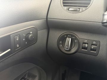 Volkswagen Caddy Maxi 2.0TDI DSG NAVI STANDHZG AHK 7SITZ