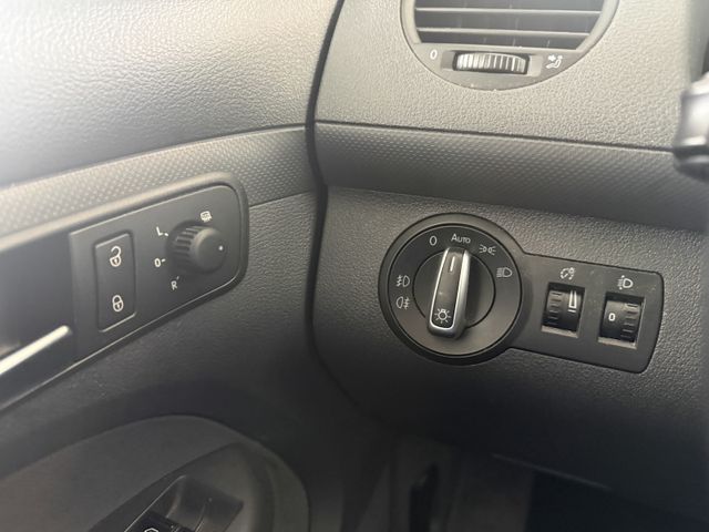 Volkswagen Caddy Maxi 2.0TDI DSG NAVI STANDHZG AHK 7SITZ