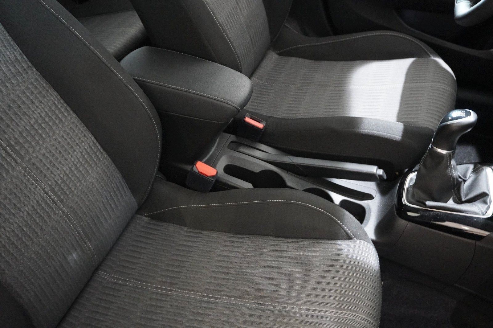 Fahrzeugabbildung Opel Corsa F 1.2 ELEGANCE NAVI/LED/KAMERA/SPORT/DAB+