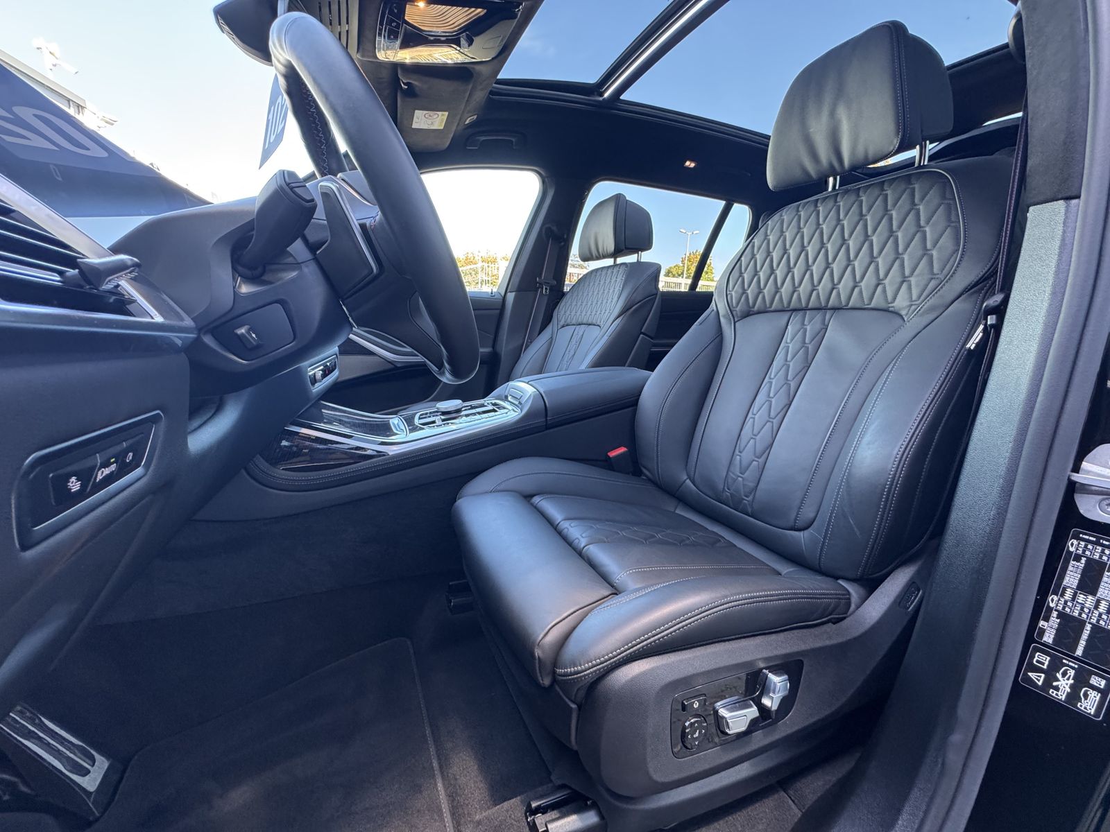 BMW X7 M60 - Bild 16